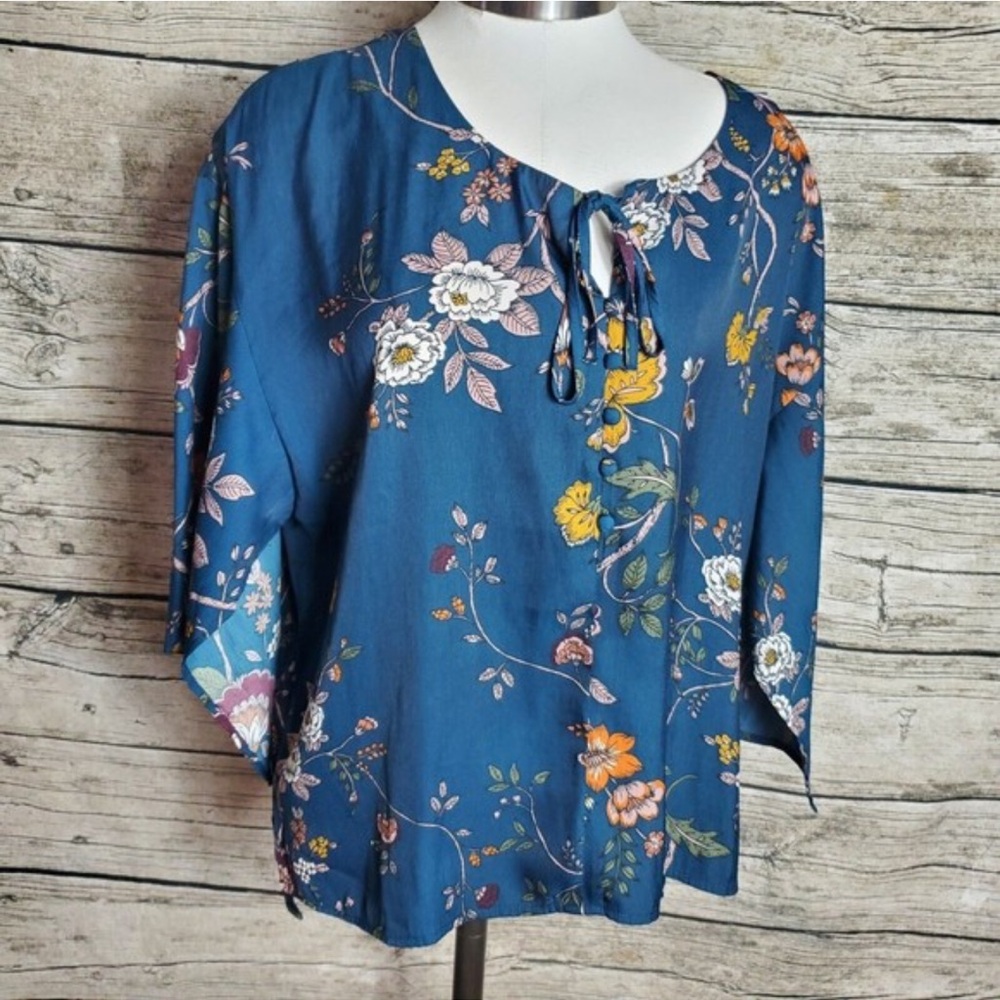 Maurices plus sz 3 kimono sleeve blouse